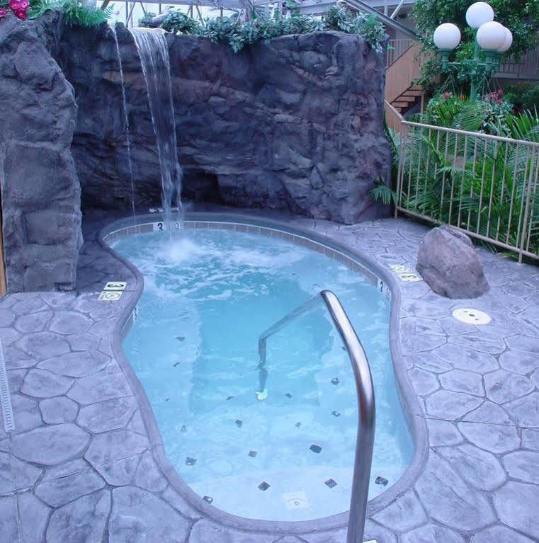 Howard Johnson Florence/ Cincinnati Area Exterior foto